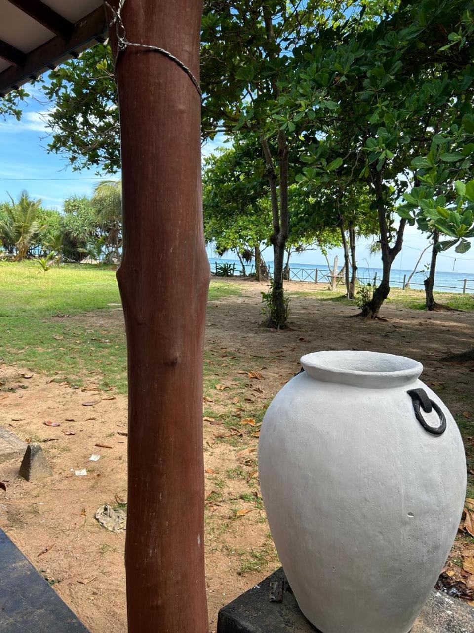 Hotel Blissbay @ The Rock à Nilaveli Extérieur photo